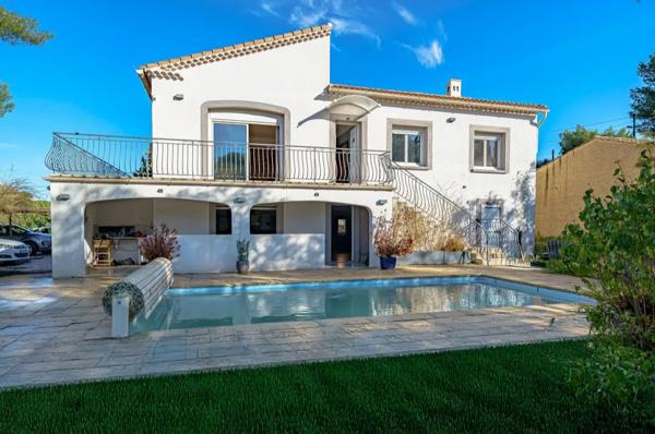 Maison 6 pièces - 220 m² Exclusivité efficity