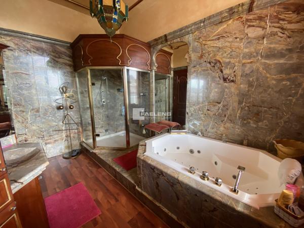 Maison Bourgeoise à Lille - Réf. vnv4777hh