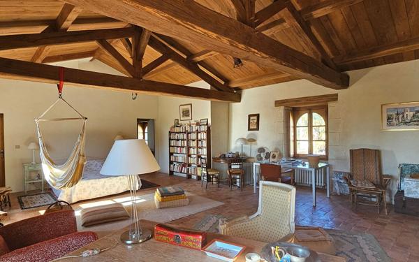 Maison à vendre    16 pièces •  Saint-Laon