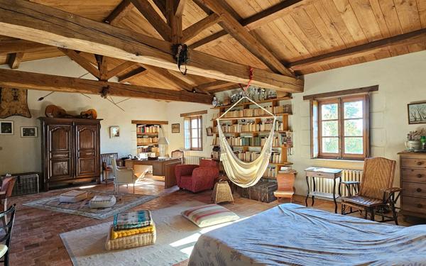 Maison à vendre    16 pièces •  Saint-Laon