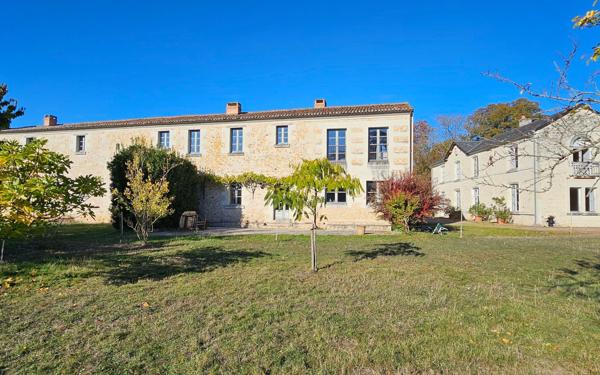 Maison à vendre    16 pièces •  Saint-Laon