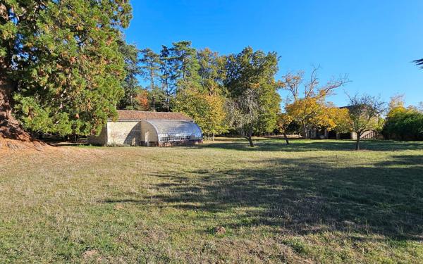 Maison à vendre    16 pièces •  Saint-Laon