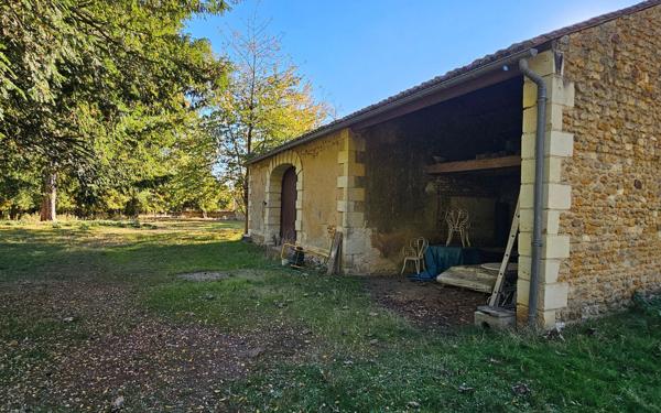 Maison à vendre    16 pièces •  Saint-Laon