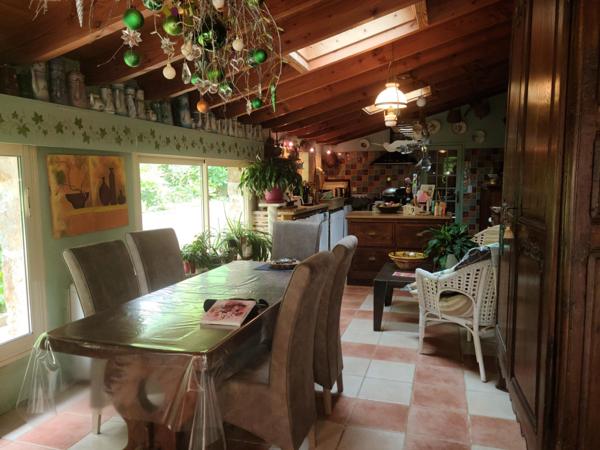 Ancien moulin dans un cadre exceptionnel, piscine.