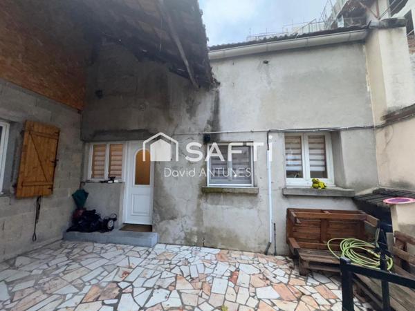 Ensemble immobilier 188 m2 Saint-Ouen 93400 - 3 maisons+ 1 dépendance + cour 288m2