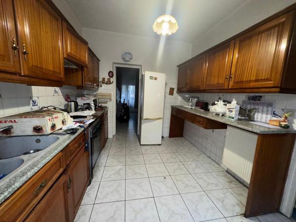 Ensemble immobilier 188 m2 Saint-Ouen 93400 - 3 maisons+ 1 dépendance + cour 288m2