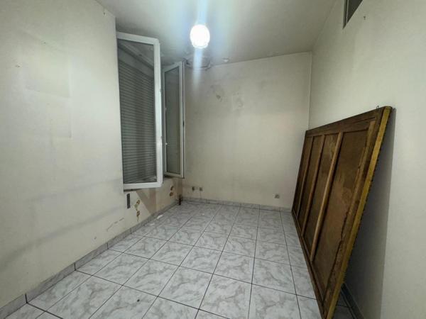 Ensemble immobilier 188 m2 Saint-Ouen 93400 - 3 maisons+ 1 dépendance + cour 288m2