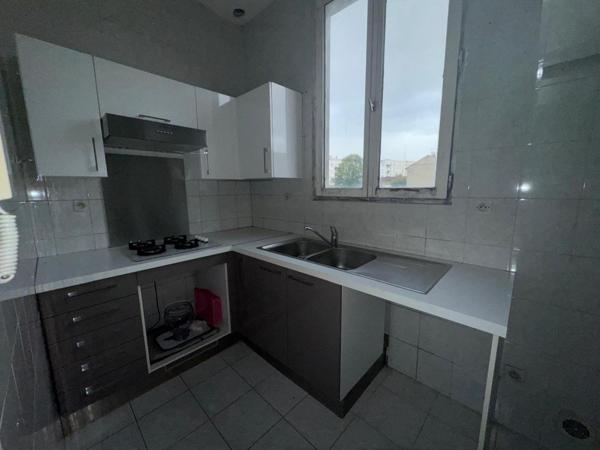 Ensemble immobilier 188 m2 Saint-Ouen 93400 - 3 maisons+ 1 dépendance + cour 288m2