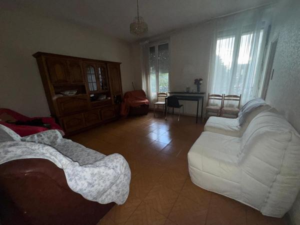 Ensemble immobilier 188 m2 Saint-Ouen 93400 - 3 maisons+ 1 dépendance + cour 288m2