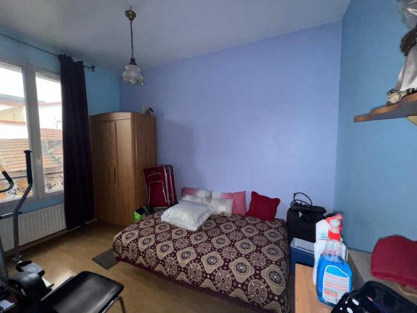 Ensemble immobilier 188 m2 Saint-Ouen 93400 - 3 maisons+ 1 dépendance + cour 288m2