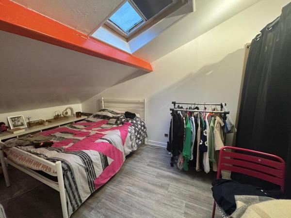 Ensemble immobilier 188 m2 Saint-Ouen 93400 - 3 maisons+ 1 dépendance + cour 288m2