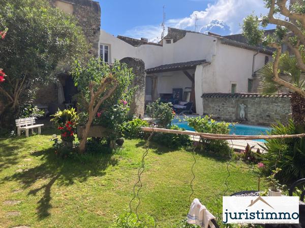 Mondragon (84430) Propriété de charme au pied du château de Mondragon composée de deux habitations et dépendances.