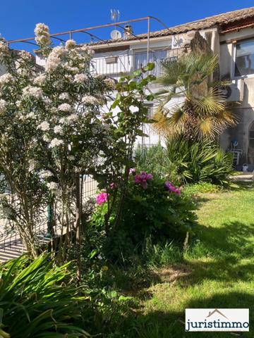 Mondragon (84430) Propriété de charme au pied du château de Mondragon composée de deux habitations et dépendances.