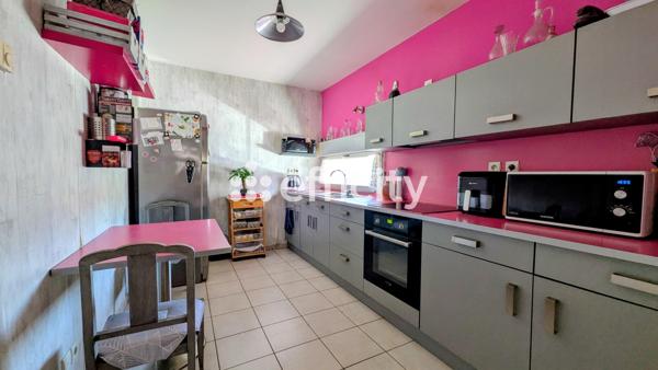 Appartement
         4 pièces
        - 75 m² Exclusivité 245 000 € *