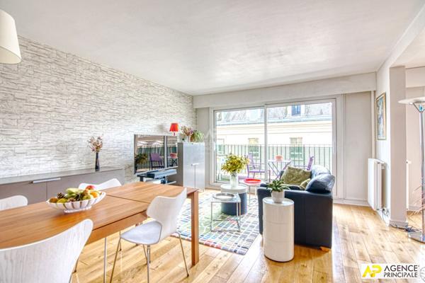 Versailles Montreuil Appartement 5 pièce(s) 103 m² carrez situé au 3eme étage avec ascenseur, balcon, cave et 2 places de parking €745 000 ** - Référence 26523