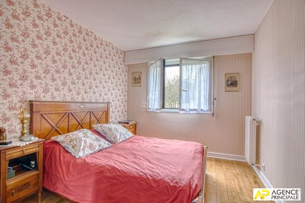 Versailles Montreuil Appartement 5 pièce(s) 103 m² carrez situé au 3eme étage avec ascenseur, balcon, cave et 2 places de parking €745 000 ** - Référence 26523