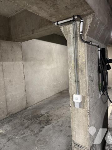 NEUILLY SUR SEINE - SAUSSAYE/HOP. AMERICAIN - 2 EMPLACEMENTS DE PARKING MITOYENS.