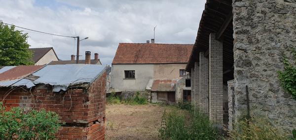 Courmont (02130) MAISON A RENOVER