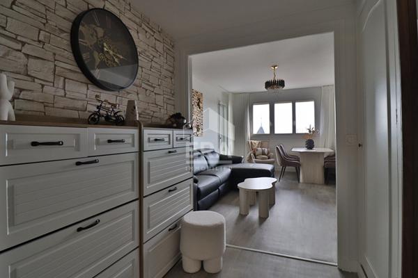 T3 refait à neuf - 9eme étage avec ascenseur, parking privatif et cave