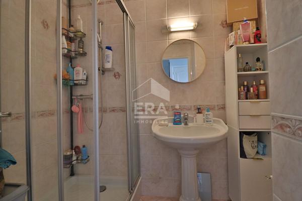 T3 refait à neuf - 9eme étage avec ascenseur, parking privatif et cave