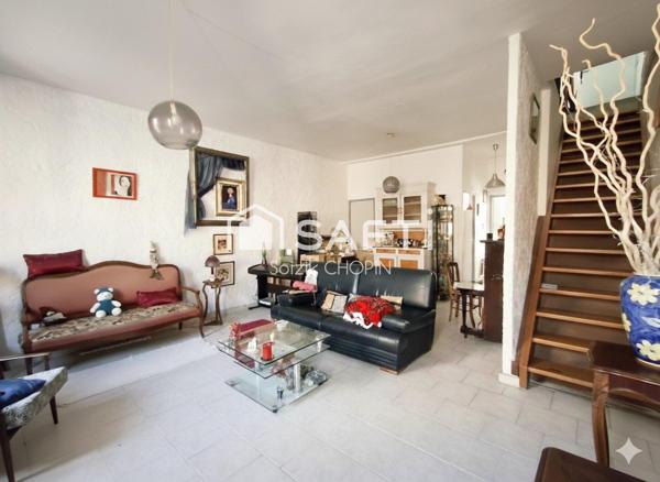 Bel appartement lumineux de 3 pièces d'environ 80 m2 à proximité du port de la Seyne sur mer