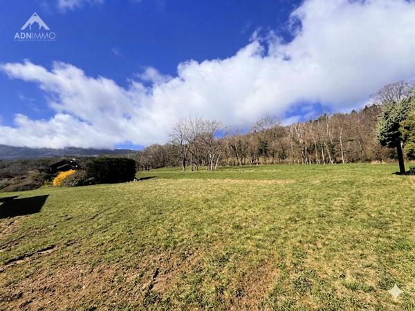 Péron (01630) Parcelle constructible 946 m2