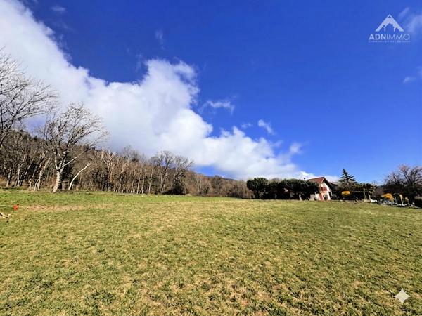 Péron (01630) Parcelle constructible 946 m2