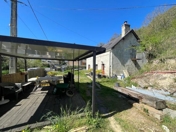 ENSEMBLE IMMOBILIER - 1 maison  en pierres 3 chambres, une dépendance, un garage