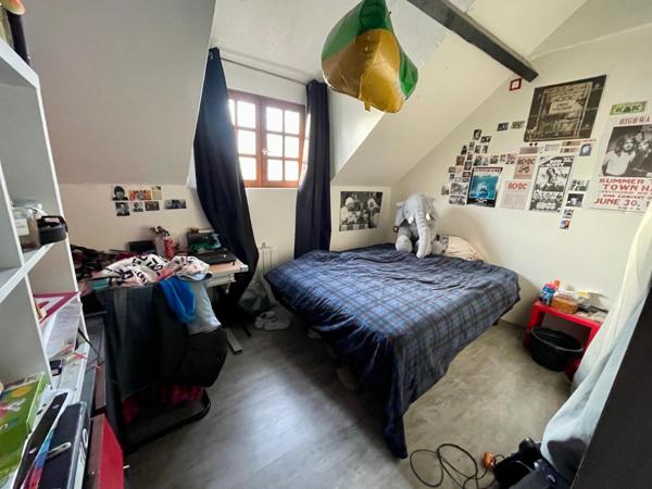 ENSEMBLE IMMOBILIER - 1 maison  en pierres 3 chambres, une dépendance, un garage