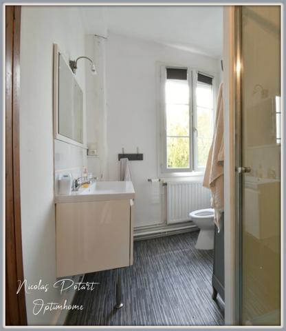 Charme du 19ème siècle à Breteuil : Maison d'Exception à Découvrir !