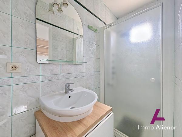 Maison 4 pièces de 85 m² avec véranda – Beau potentiel à Biganos !