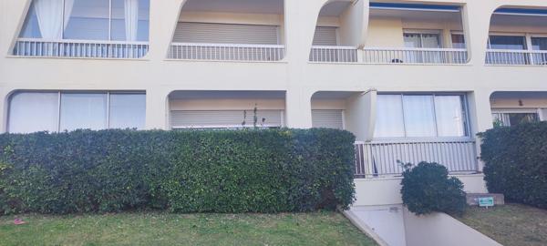 T1 avec balcon, parking, un casier (3 lots)