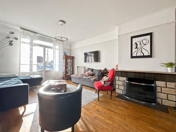 Maison Poissy 8 pièce(s) 175.24 m2