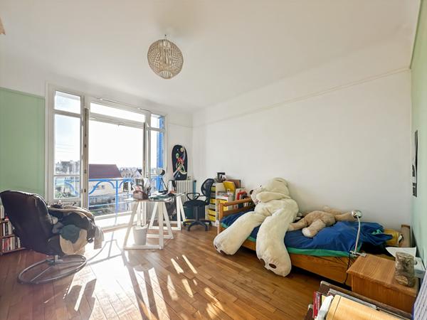 Maison Poissy 8 pièce(s) 175.24 m2