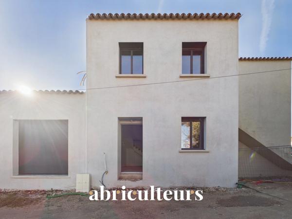 Lambesc (13410) Maison de village rénovée, toutes commodités à pied