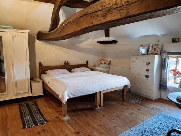 Maison, grange, atelier, hangar et terrain offrant une vue imprenable