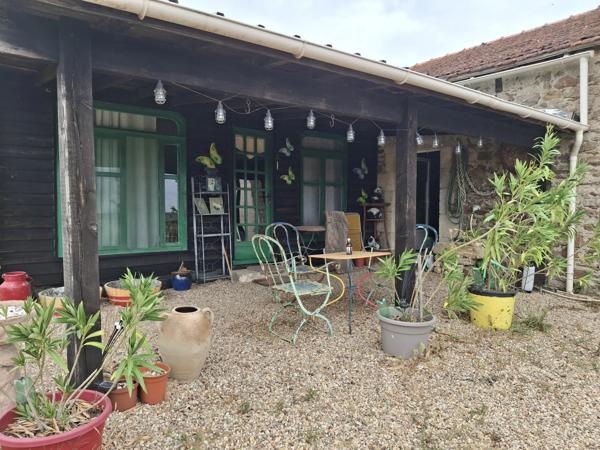 Maison, grange, atelier, hangar et terrain offrant une vue imprenable