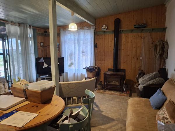 Maison, grange, atelier, hangar et terrain offrant une vue imprenable
