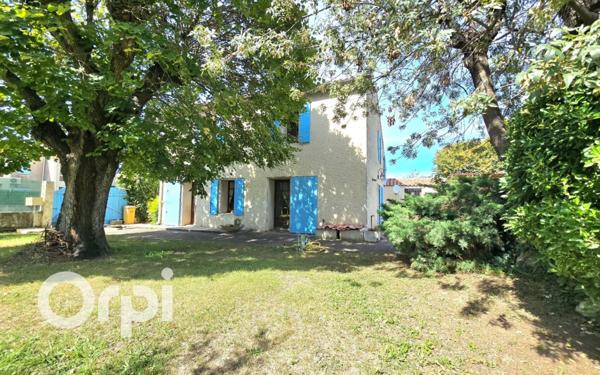 Maison à vendre    7 pièces •  Saint-Martin-de-Crau