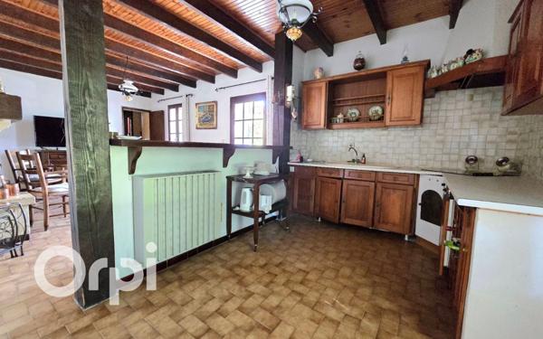 Maison à vendre    7 pièces •  Saint-Martin-de-Crau