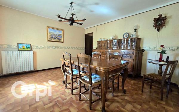 Maison à vendre    7 pièces •  Saint-Martin-de-Crau