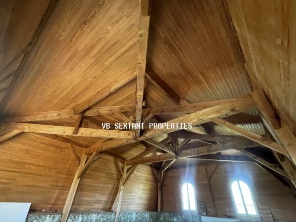 A 15 mn de Saint--Emilion, Propriété 4 hectares avec belle demeure et vue dominante