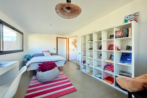 La Rochelle (17000) Proximité du vieux port et de la gare - Maison contemporaine avec piscine et double garage