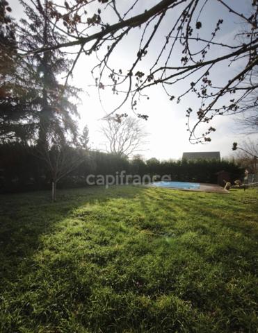 HYPER CENTRE – 210 m² – 6 CHAMBRES – PARC 1 300 m² – UNE MAISON FAMILIALE RARE À LES AVENIÈRES