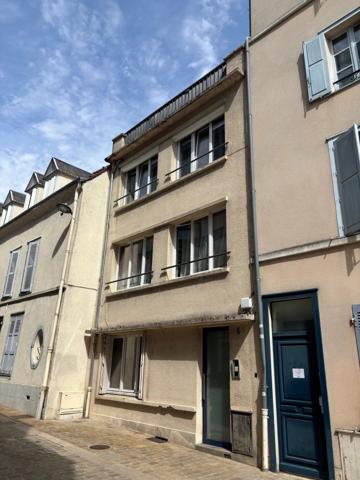 Vente                                                      Appartement
                        
                     2 pièces                      44 m2                     à Chartres