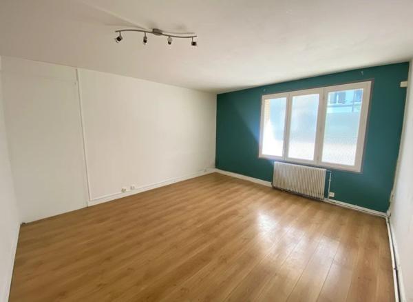 Vente                                                      Appartement
                        
                     2 pièces                      44 m2                     à Chartres