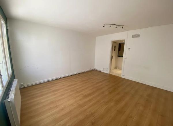 Vente                                                      Appartement
                        
                     2 pièces                      44 m2                     à Chartres
