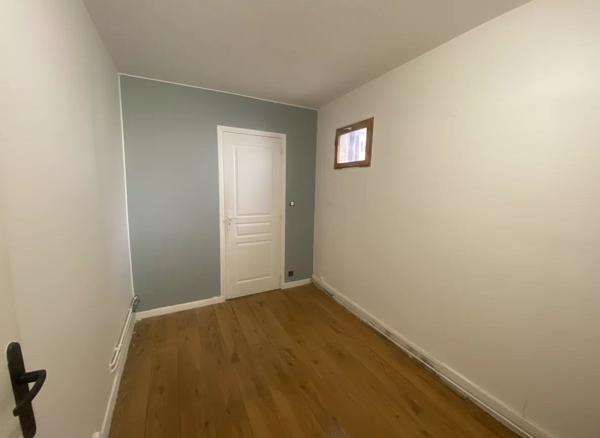 Vente                                                      Appartement
                        
                     2 pièces                      44 m2                     à Chartres