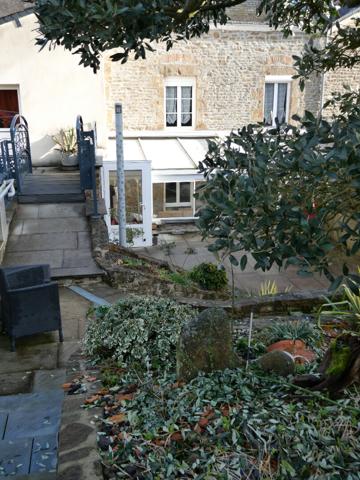 MAISON DE VILLE AVEC GARAGE ET TERRAIN CLOS ATTENANT Ambrieres les vallees MAISON DE VILLE AVEC GARAGE ET TERRAIN CLOS ATTENANT Ambrieres les vallees