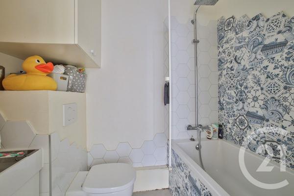 Appartement à vendre  4 pièces - 100,70 m 2   PARIS  - 75009